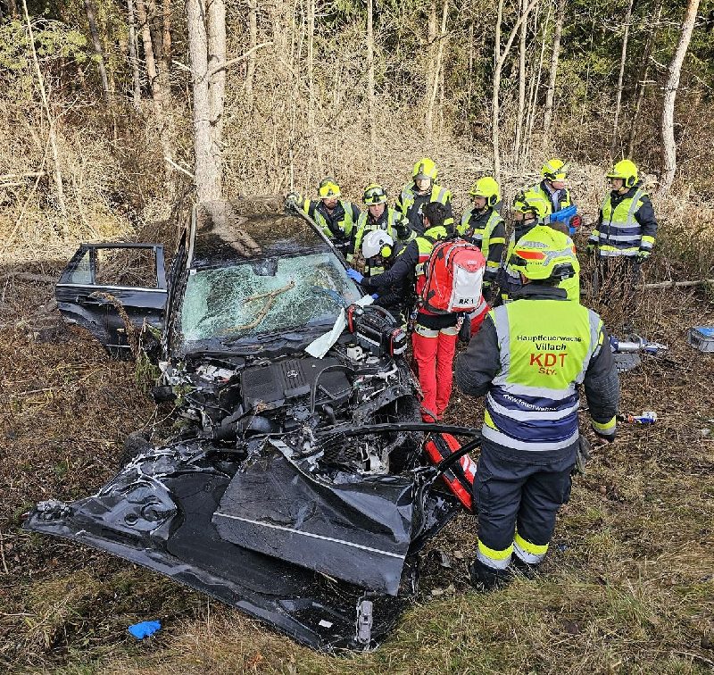 2 schwere Verkehrsunfälle in Villach (Bild 1)